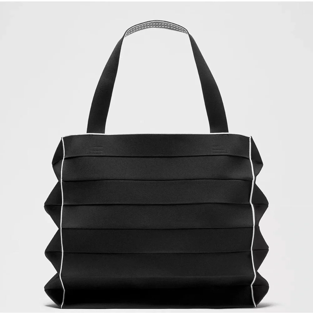 Lululemon Fold It Hold It Tote Bag 22L NWT